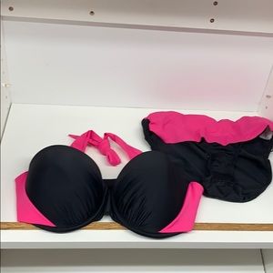 Venus bikini set padded 34DD and six bottoms